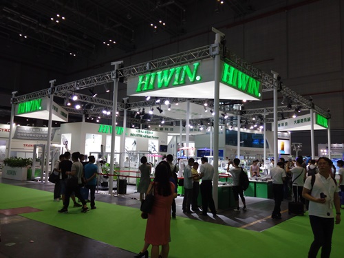 Large truss structure exhibition stand 