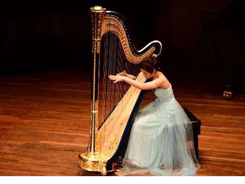 Harp performance